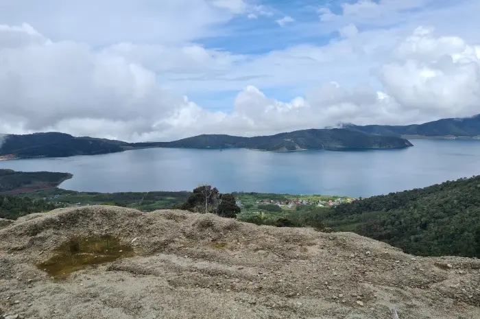 Tempat Wisata di Papua Barat yang Harus Dikunjungi Pecinta Petualangan