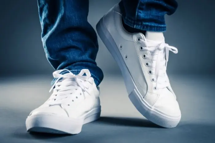 Sepatu Sneakers Pria